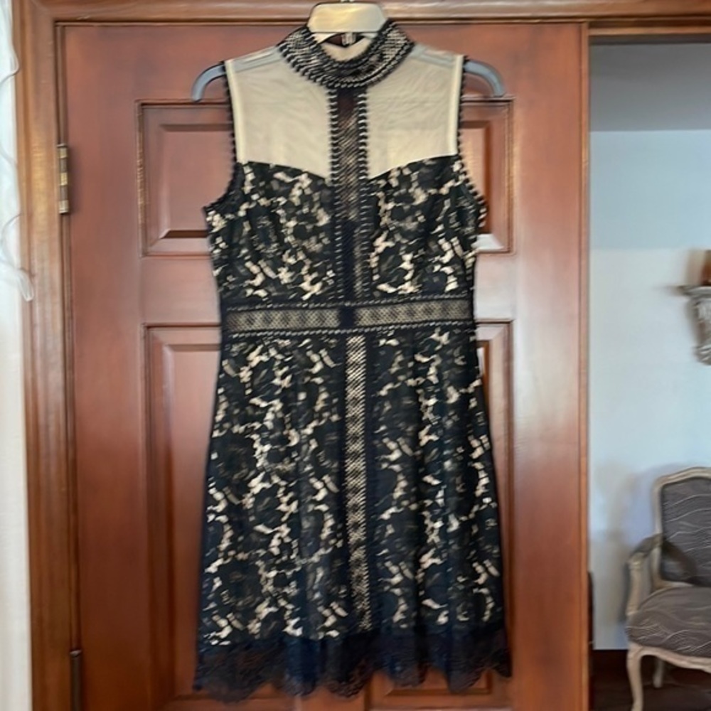 Just Fab lined lace dress